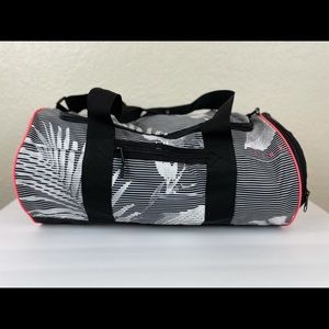 Victoria’s Secret PINK Sport Duffle Bag Palm Print